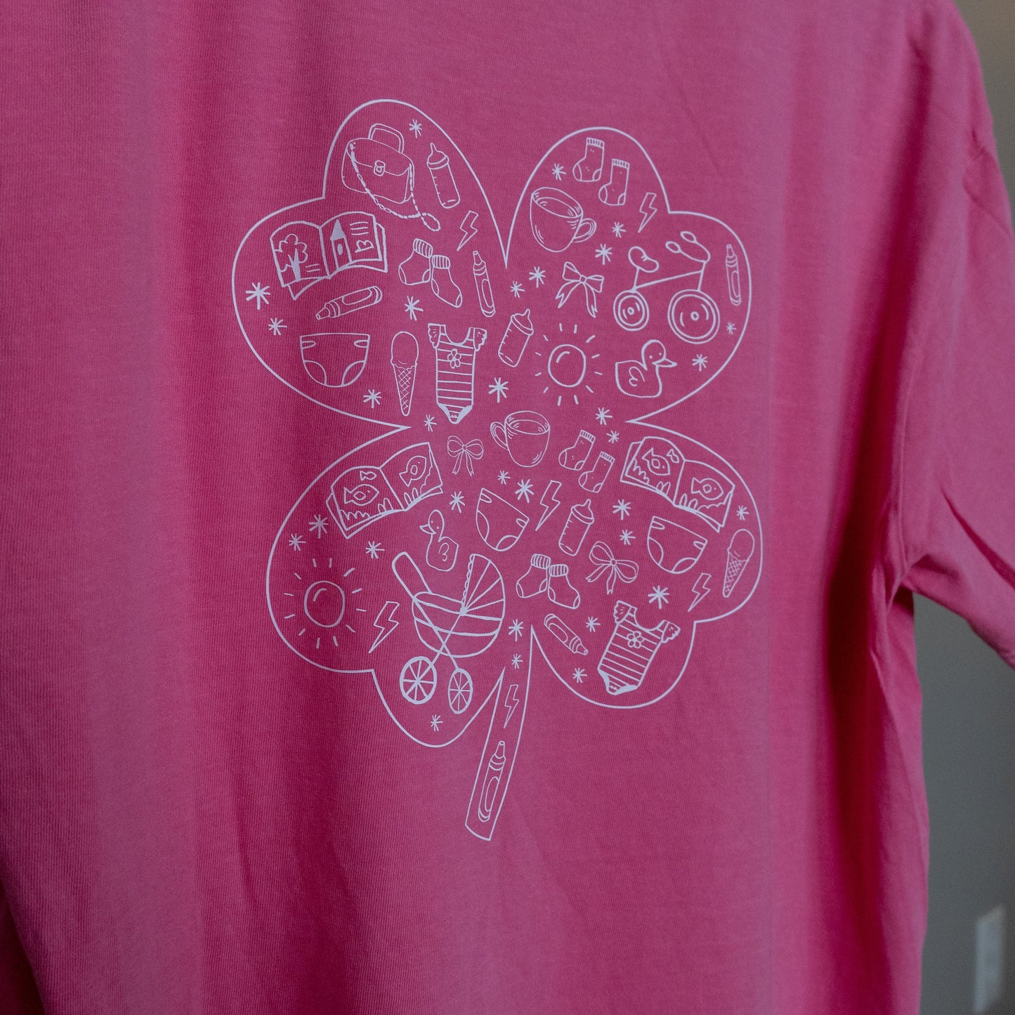 Lucky to be mommin’ T Shirt - Crunchberry